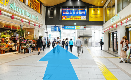AGAスキンクリニック川越院の行き方①JR・東武東上線「川越駅」東口を出て、エレベーターの左側の道を進む
