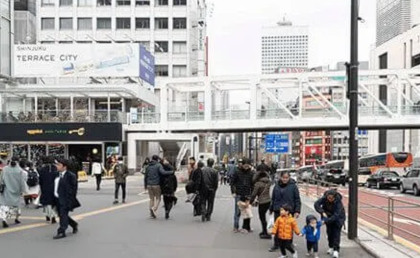 AGAスキンクリニック新宿駅前院の行き方③信号を渡ったら右折し、そのまま直進