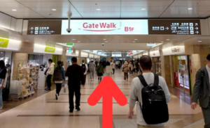 ｲｰｽﾄ駅前ｸﾘﾆｯｸ名駅院の行き方④ゲートウォークを直進