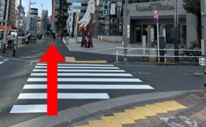 東京メトロからの湘南AGAクリニック新宿本院のアクセス4地上階へ出て、目の前にある横断歩道を直進