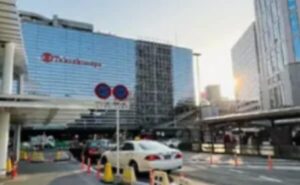 JR横浜駅（地上）から湘南AGAのアクセス①JR横浜駅のニュウマン